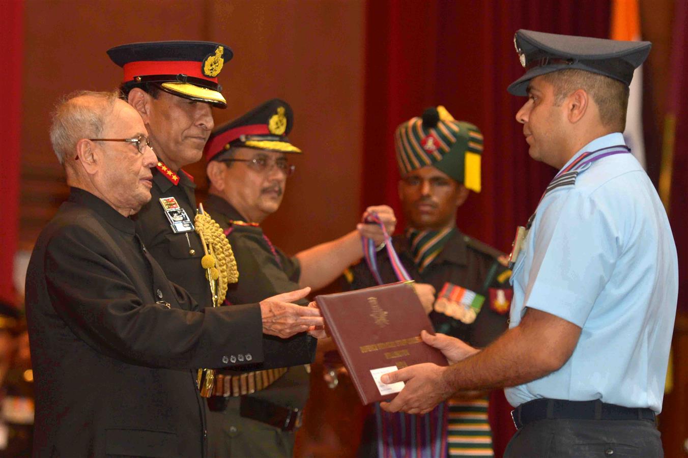 The President of India, Shri Pranab Mukherjee presenting the degree certificate to a student at the Convocation of the 71st Staff Course of Defence Services Staff College (DSSC) at Wellington, Nilgiris in Tamil Nadu on April 15, 2016. 