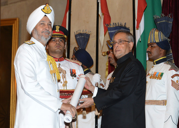 The President of India, Shri Pranab Mukherjee while presenting Gallantry Award at the Defence Investiture Awards Ceremony at the Durbar Hall of Rashtrapati Bhavan in New Delhi on May 2, 2014. 