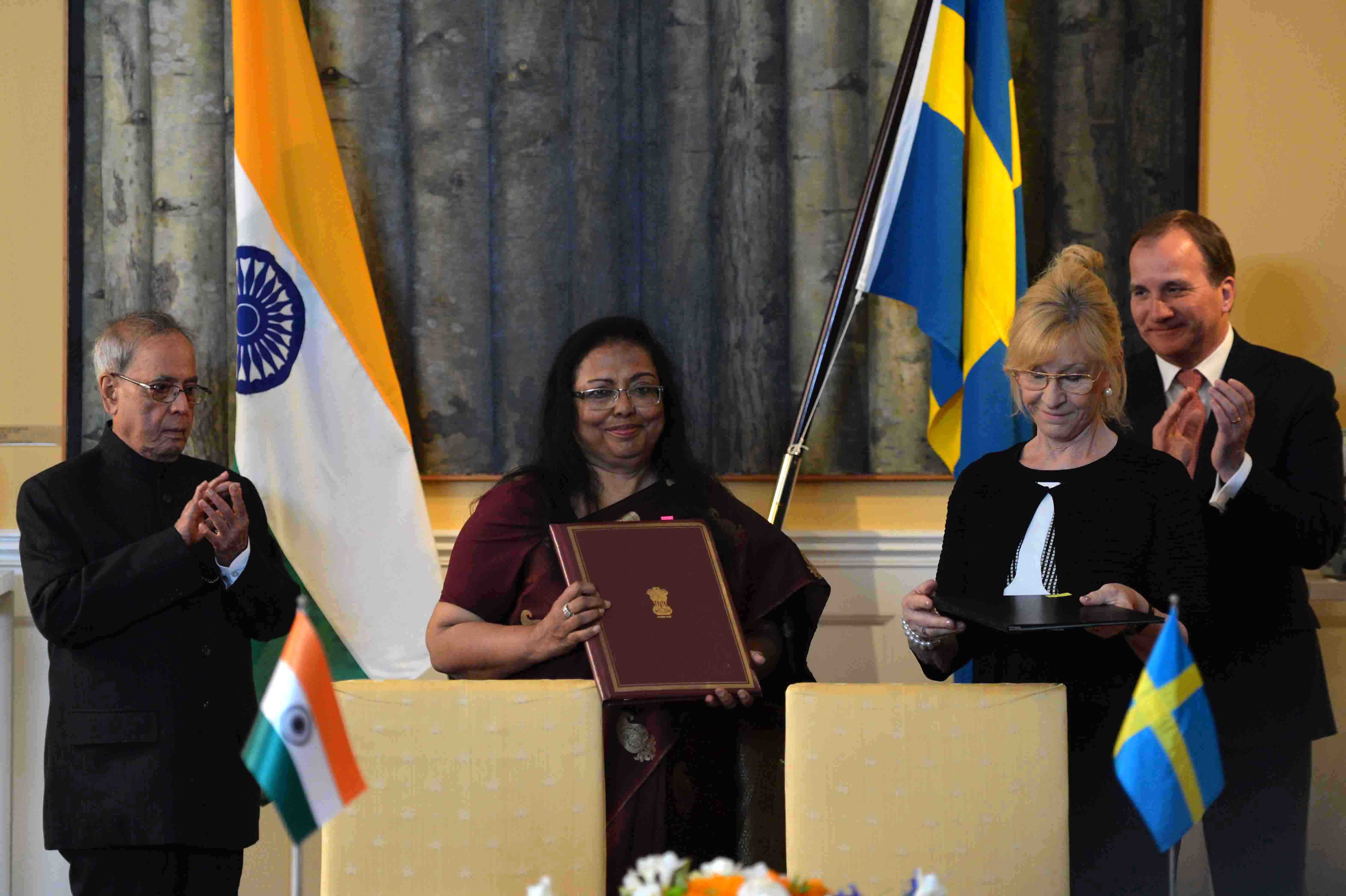 The President, Shri Pranab Mukherjee and the Prime Minister of Sweden, H.E. Mr. Stefan Lofven witnessing the signing of agreements at Stockholm in Sweden on June 1, 2015.