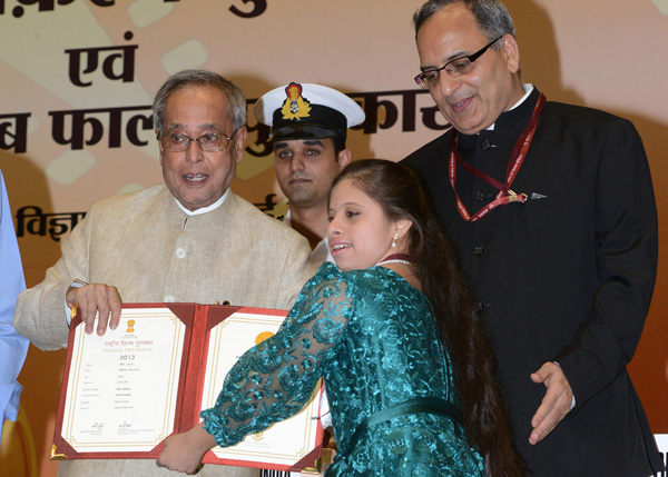 The President of India, Shri Pranab Mukherjee while presenting a 61st National Film Award at Vigyan Bhavan in New Delhi on May 3, 2014. 