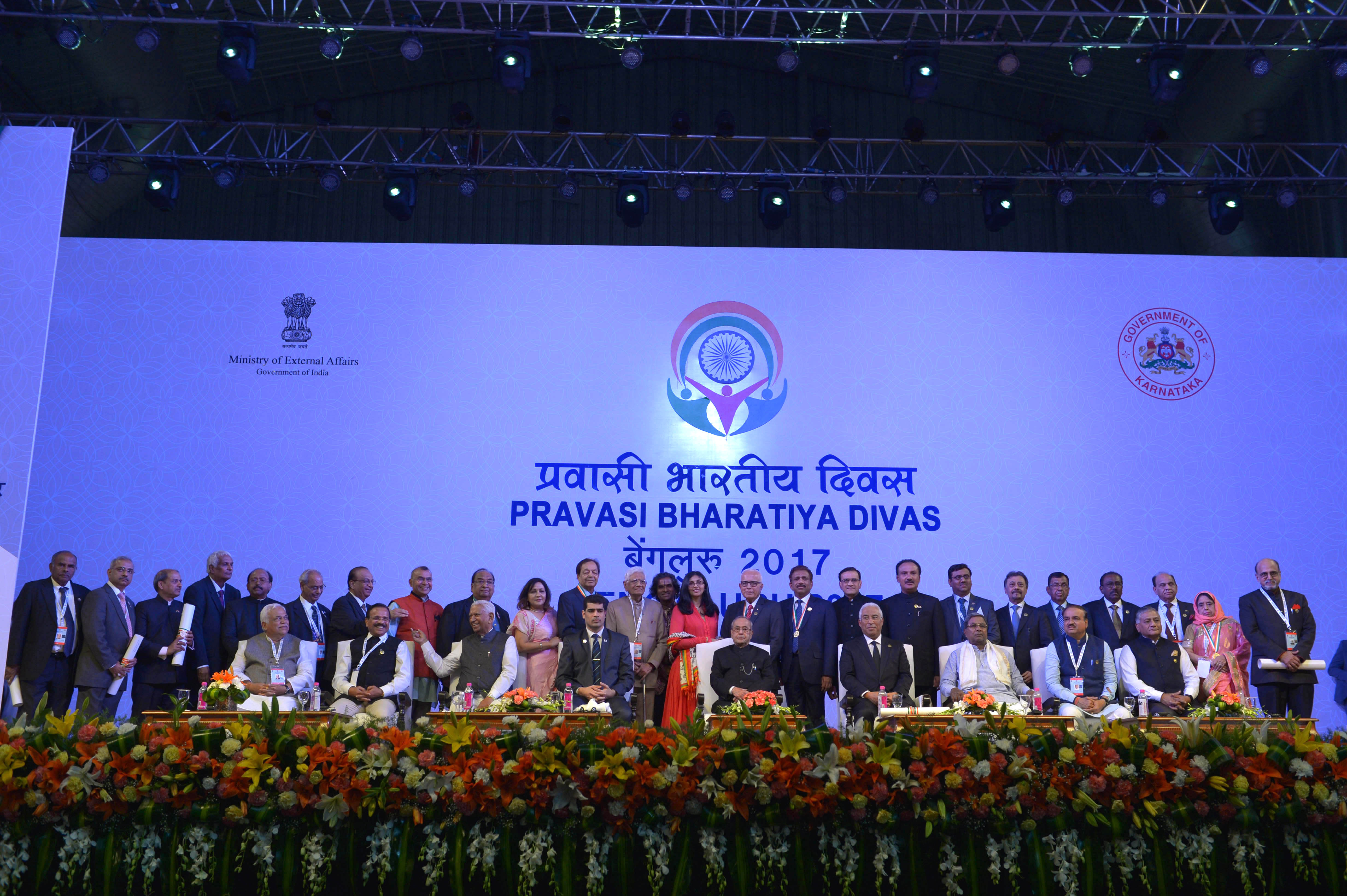 The President of India, Shri Pranab Mukherjee in a group photograph at the 14th Edition of the Pravasi Bhartiya Divas Convention in Bengaluru on January 9, 2017.