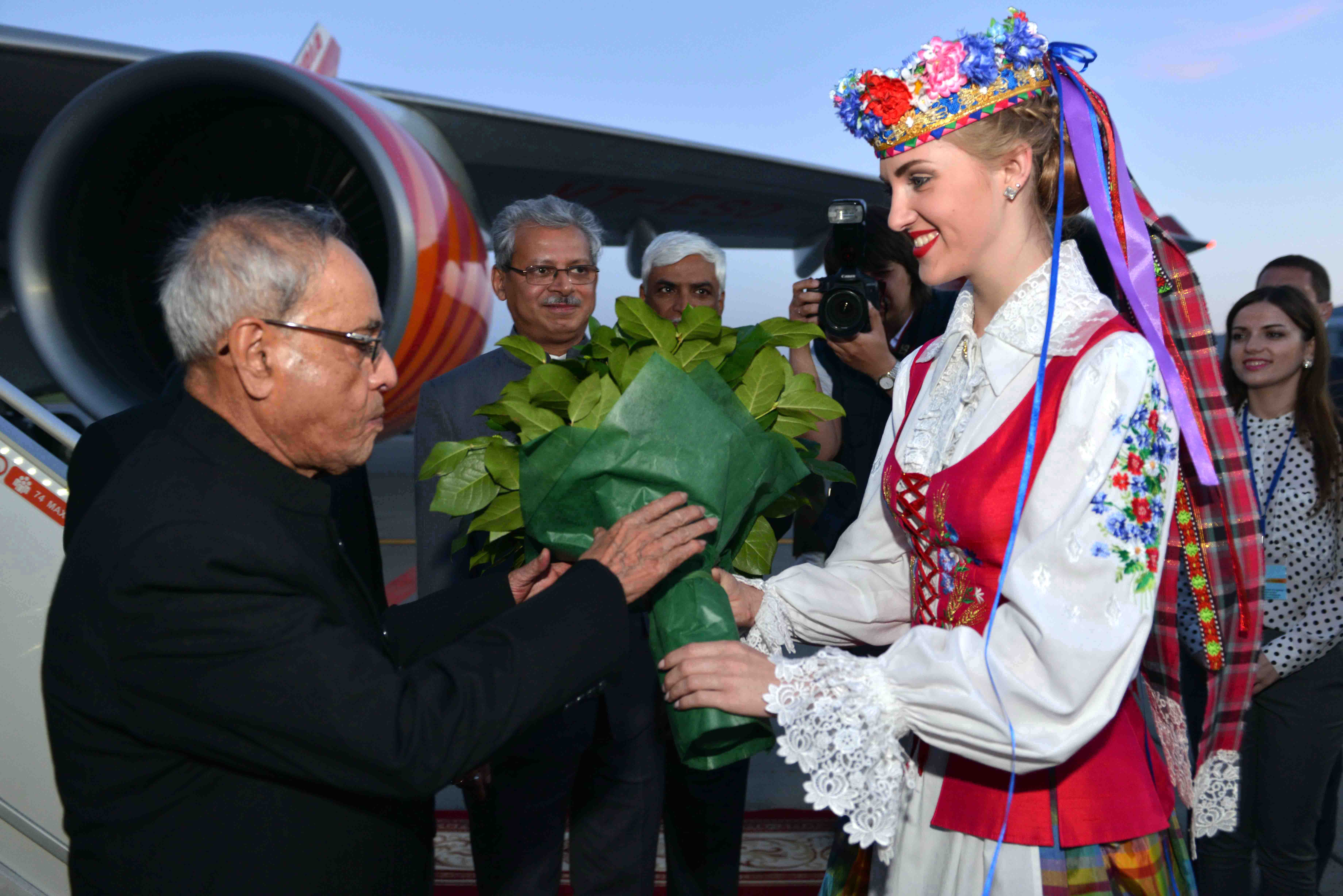 The President of India, Shri Pranab Mukherjee being traditionally welcoming at Minsk International Airport in Republic of Belarus on June 2, 2015.