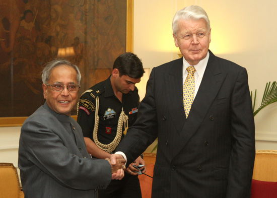 The President of Iceland, H.E. Dr. Olafur Ragnar Grimsson calling on the President of India, Shri Pranab Mukherjee at Rashtrapati Bhavan in New Delhi on April 5, 2013.