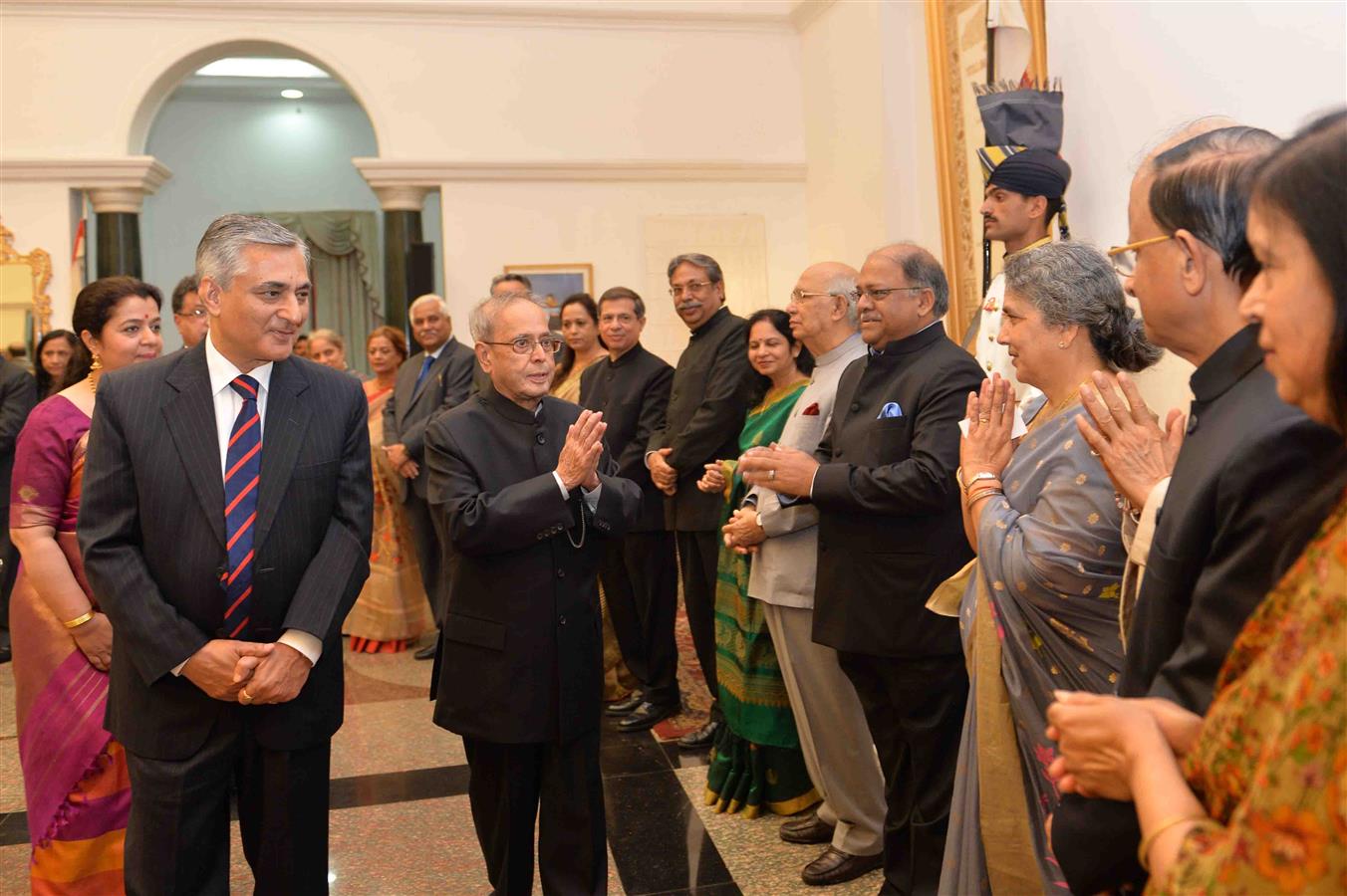 The President of India, Shri Pranab Mukherjee hosted Dinner to the Judges of the Supreme Court and the Chief Justice of the High Courts attending the Conference of Chief Justice of the Courts along with their Spouses at Rashtrapati Bhavan Cultural Centre 