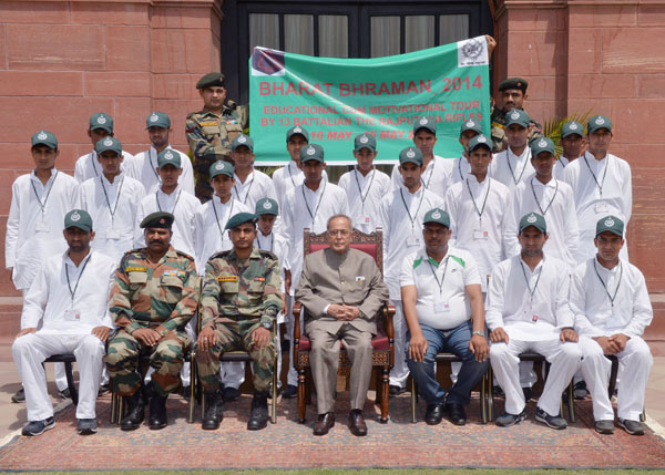 The President of India, Shri Pranab Mukherjee with students and teachers from Mendhar Tehsil of Poonch District, Jammu and Kashmir who met him under the Operation Sadbhavana tour organized by the 13th Battalion the Rajputana Rifles at Rashtrapati Bhavan 