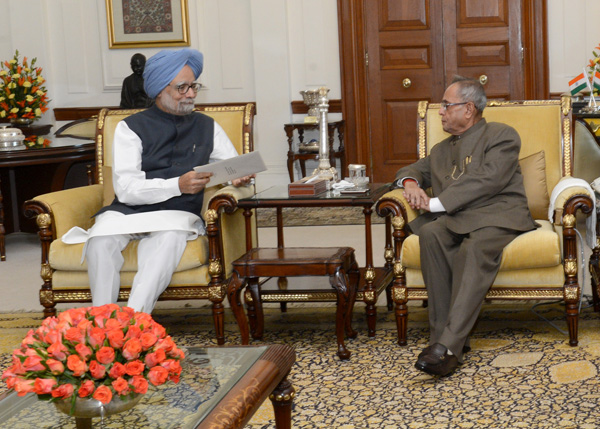 The Prime Minister, Dr. Manmohan Singh calling on the President of India, Shri Pranab Mukherjee at Rashrapati Bahvan in New Delhi on May 17, 2014. 