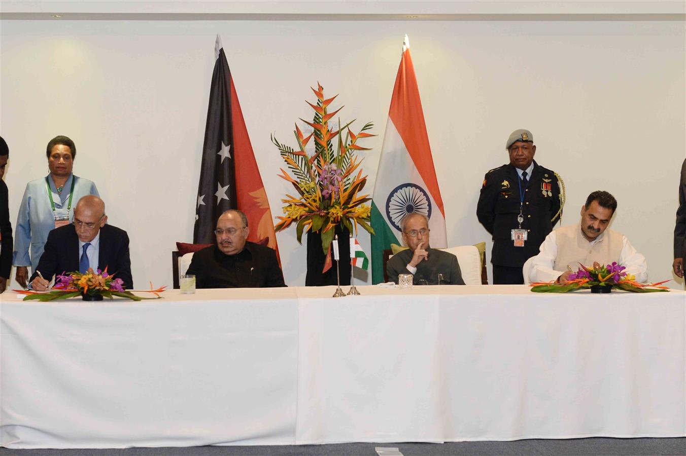 The President of India, Shri Pranab Mukherjee and the Prime Minister of Papua New Guinea, Hon. Peter O’Neill witnessing the Signing of MOUs between India and Papua New Guinea at Port Moresby in Papua New Guinea on April 29, 2016. 