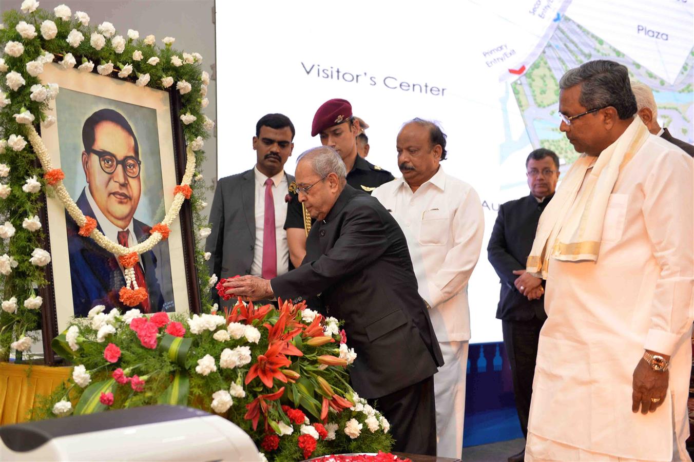 The President of India, Shri Pranab Mukherjee paying floral tributes to Babasaheb Dr. B.R. Ambedkar at the function of laying foundation stone of Bengaluru Dr. B.R. Ambedkar School of Economics at Bengaluru on April 14, 2017.