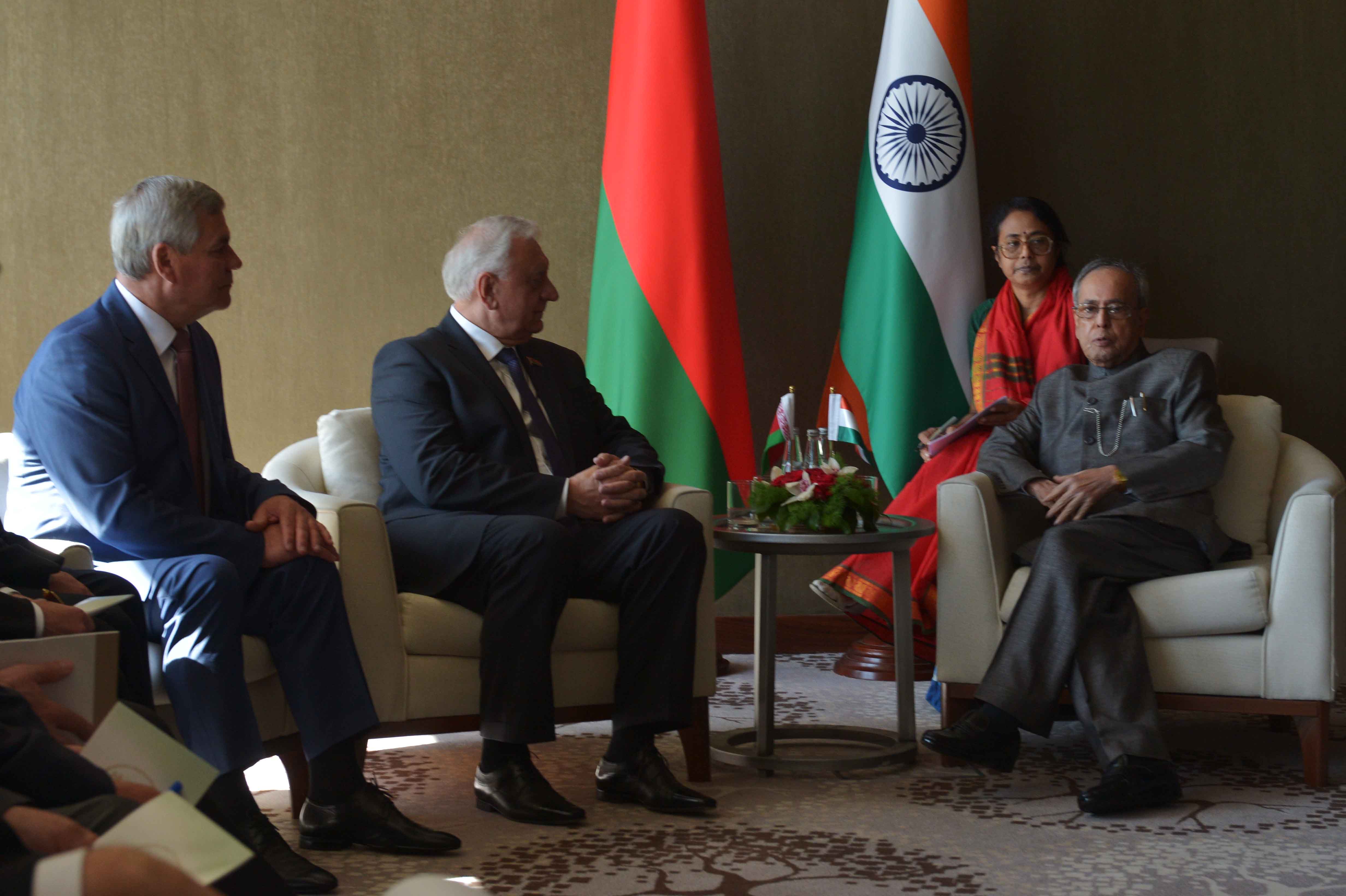 The President of India, Shri Pranab Mukherjee meeting the Chairman of the Council of National Assembly, H.E. Mr. M.V. Myasnikovich and Chairman of the House of Representatives of National Assembly, H.E. Mr. V.P. Andreichenko at Hotel Renaissance at Minsk