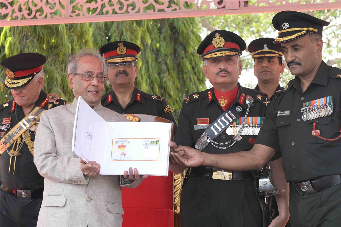 The President of India, Shri Pranab Mukherjee at the function to awarded Standards to Armoured Corps Centre and School Ahmednagar at Ahmednagar on April 15, 2017.