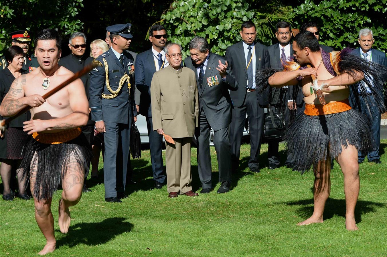 The President India, Shri Pranab Mukherjee being traditionally Maori Style welcomed by Mr. Gregory Baughen, Official Secretary of the Governor General of New Zealand at Government House at Auckland in New Zealand on April 30, 2016. 