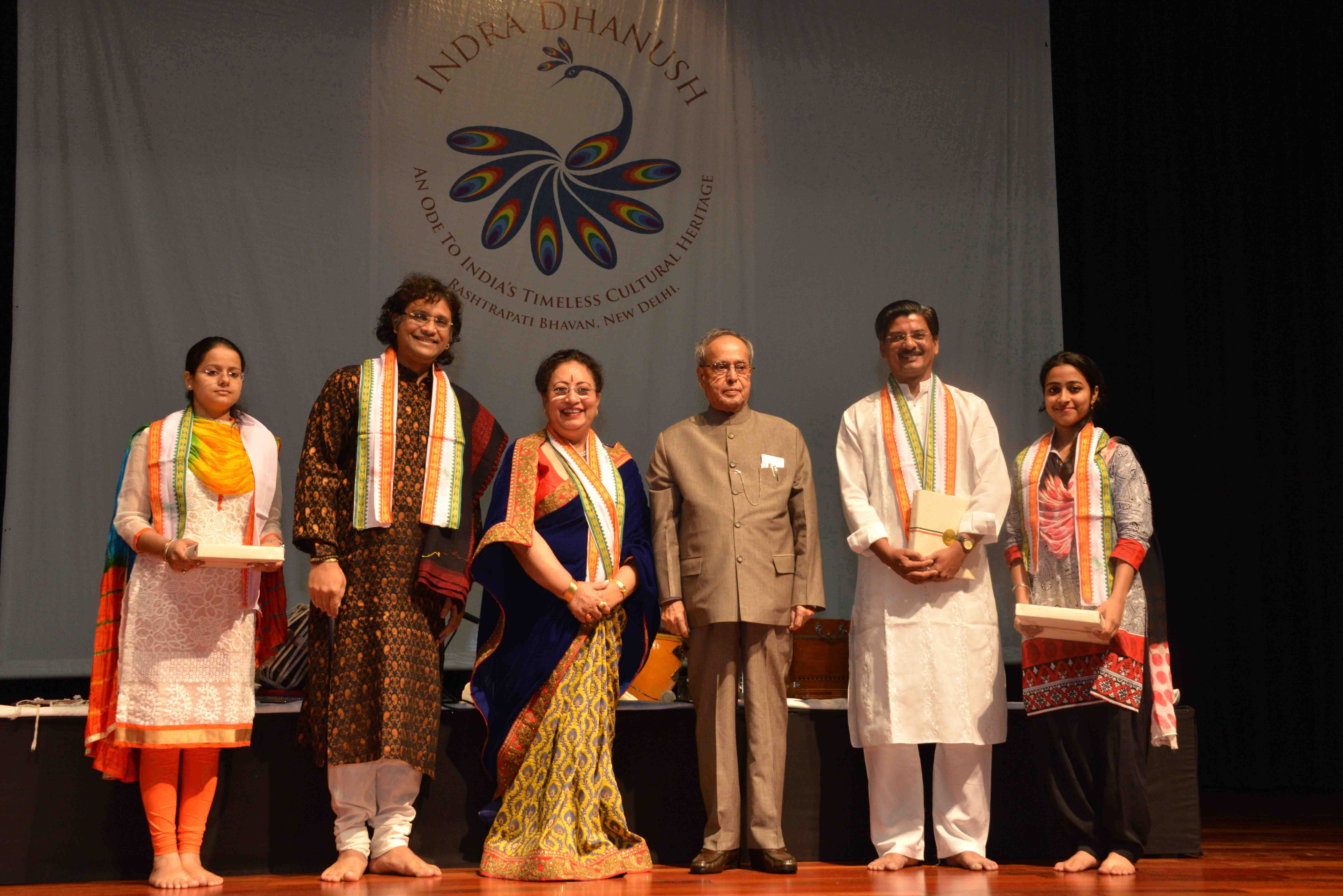 The President of India, Shri Pranab Mukherjee with artists after witnessing a Musical Concert by Smt. Parveen Sultana at Rashtrapati Bhavan Cultural Centre on June 06, 2015.