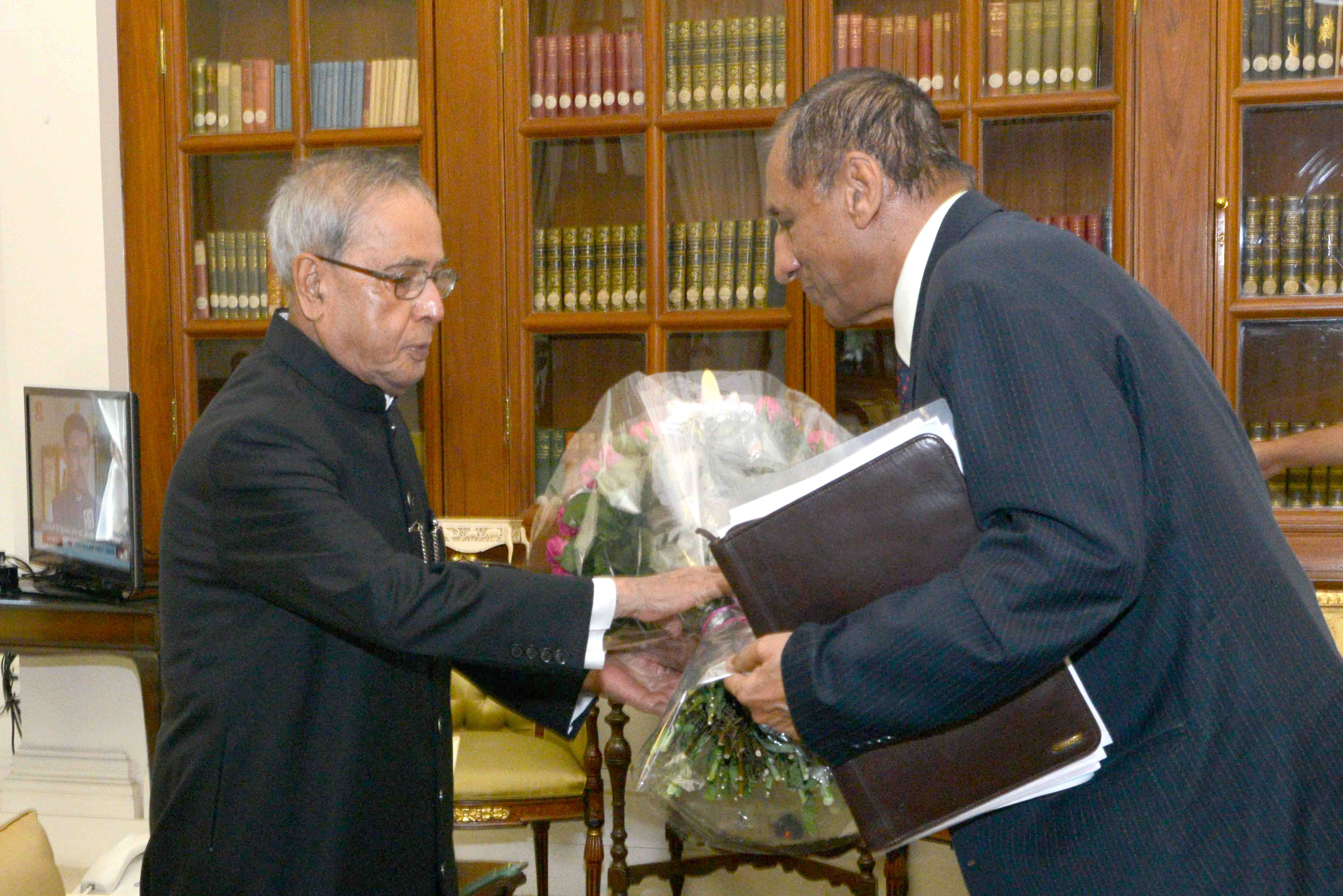 The Governor of Andhra Pradesh, Shri ESL Narasimhan calling on the President of India, Shri Pranab Mukherjee at Rashtrapati Bhavan on June 10, 2015.