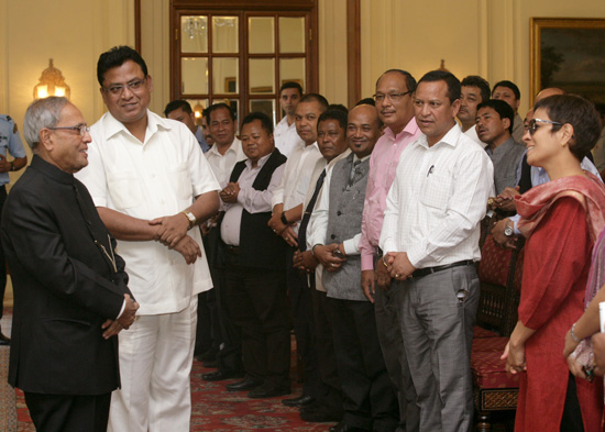 The President of India, Shri Pranab Mukherjee meeting with the Speaker of the Meghalaya Legislative Assembly, Shri A.T. Mondal along with a delegation of Ministers and Members of Legislative Assembly(MLAs) from Meghalaya at Rashtrapati Bhavan in New Del