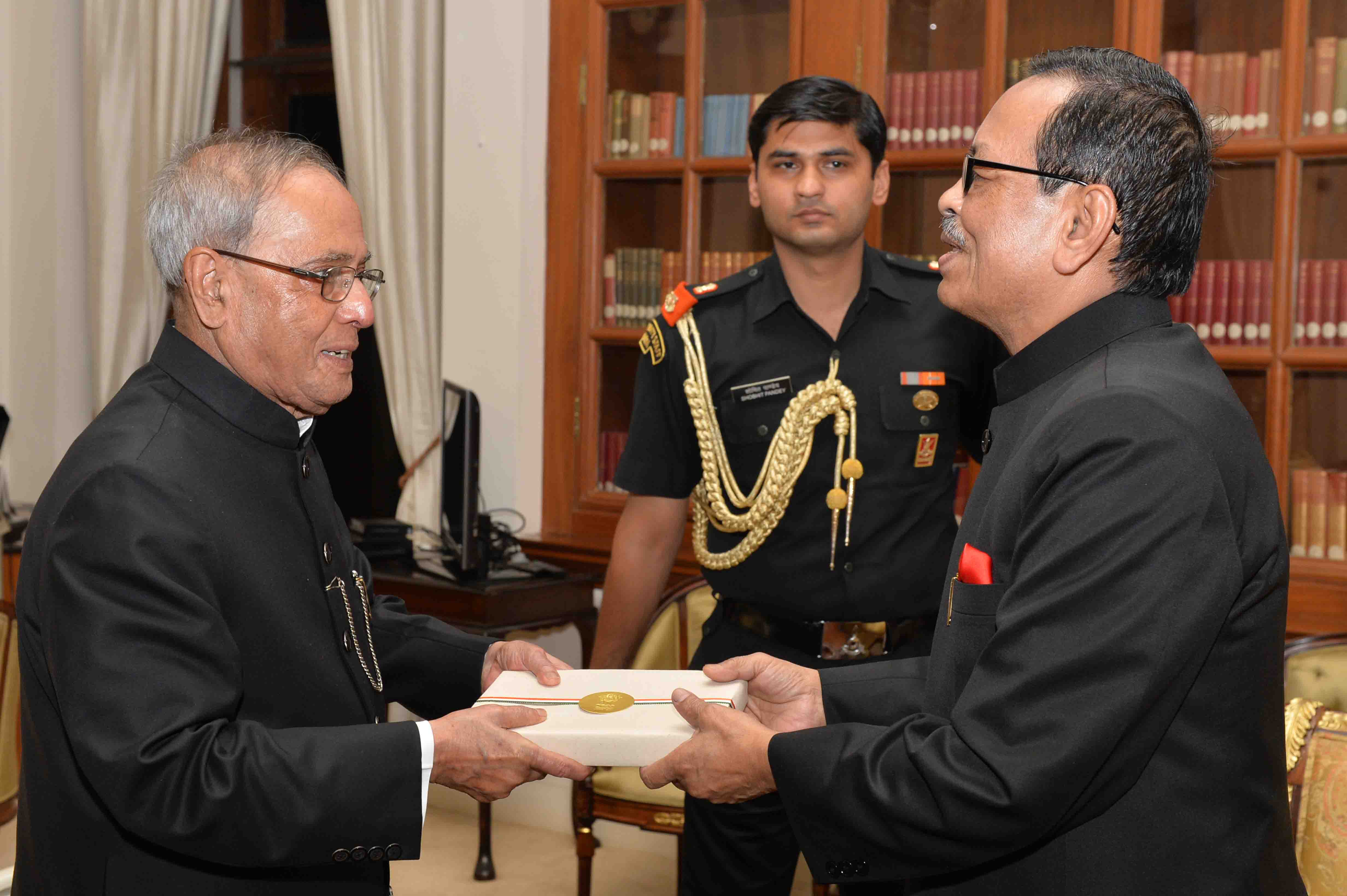 The Governor of Arunachal Pradesh, Shri JP Rajkhowa calling on the President of India, Shri Pranab Mukherjee at Rashtrapati Bhavan on June 10, 2015.