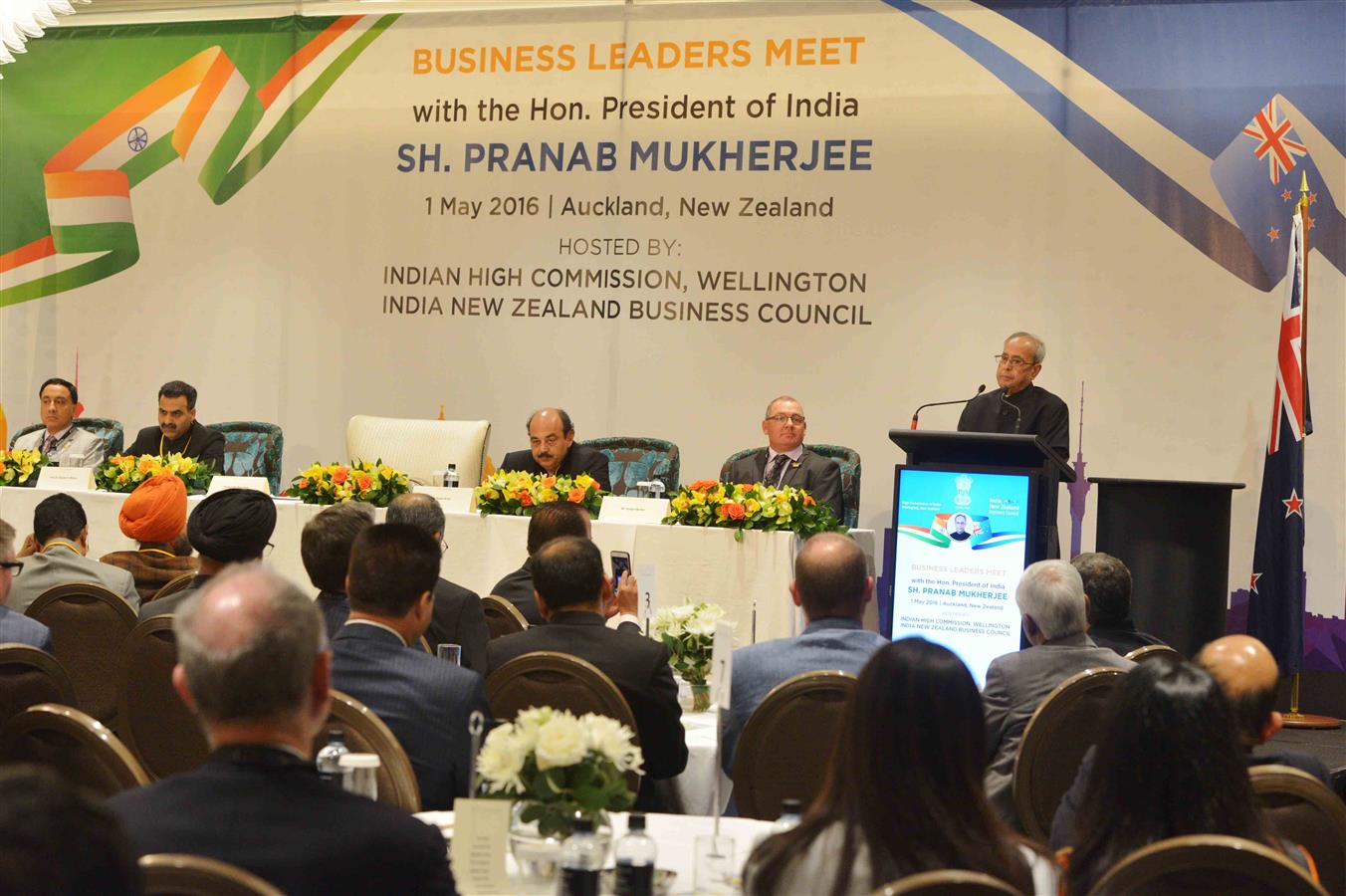 The President of India, Shri Pranab Mukherjee addressing the Business gathering at Auckland in New Zealand on May 01, 2016. 