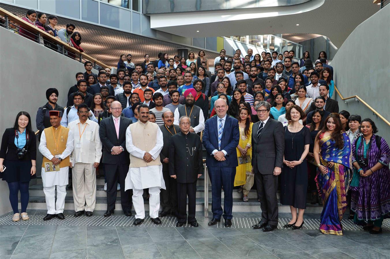 The President of India, Shri Pranab Mukherjee with Students and Faculty Members of Auckland University of Technology (AUT) during his visit to Auckland University of Technology (AUT) at Auckland in New Zealand on May 02, 2016. 