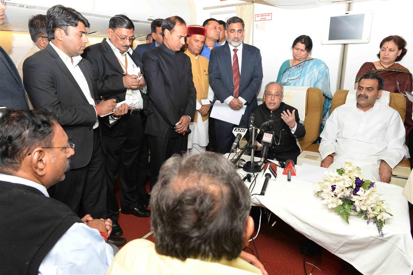 The President of India, Shri Pranab Mukherjee interacting with members of the media on May 2, 2016 on board the Air India special aircraft, on his way back to India at the conclusion of his State Visits to Papua New Guinea and New Zealand. 