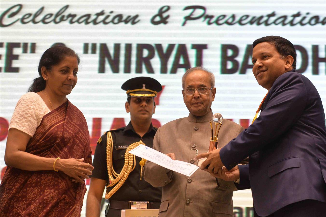 The President of India, Shri Pranab Mukherjee presenting the Niryat Shree and Niryat Bandhu Awards at the Golden Jubilee Celebrations of Federation of Indian Export Organisation (FIEO) at Vigyan Bhavan in New Delhi on May 04, 2016. 