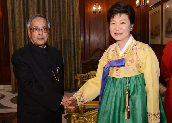 The President of the Republic of Korea, Her Excellency Park Geun-Hye calling on the President of India, Shri Pranab Mukherjee at Rashtrapati Bhavan in New Delhi on January 16, 2014. 