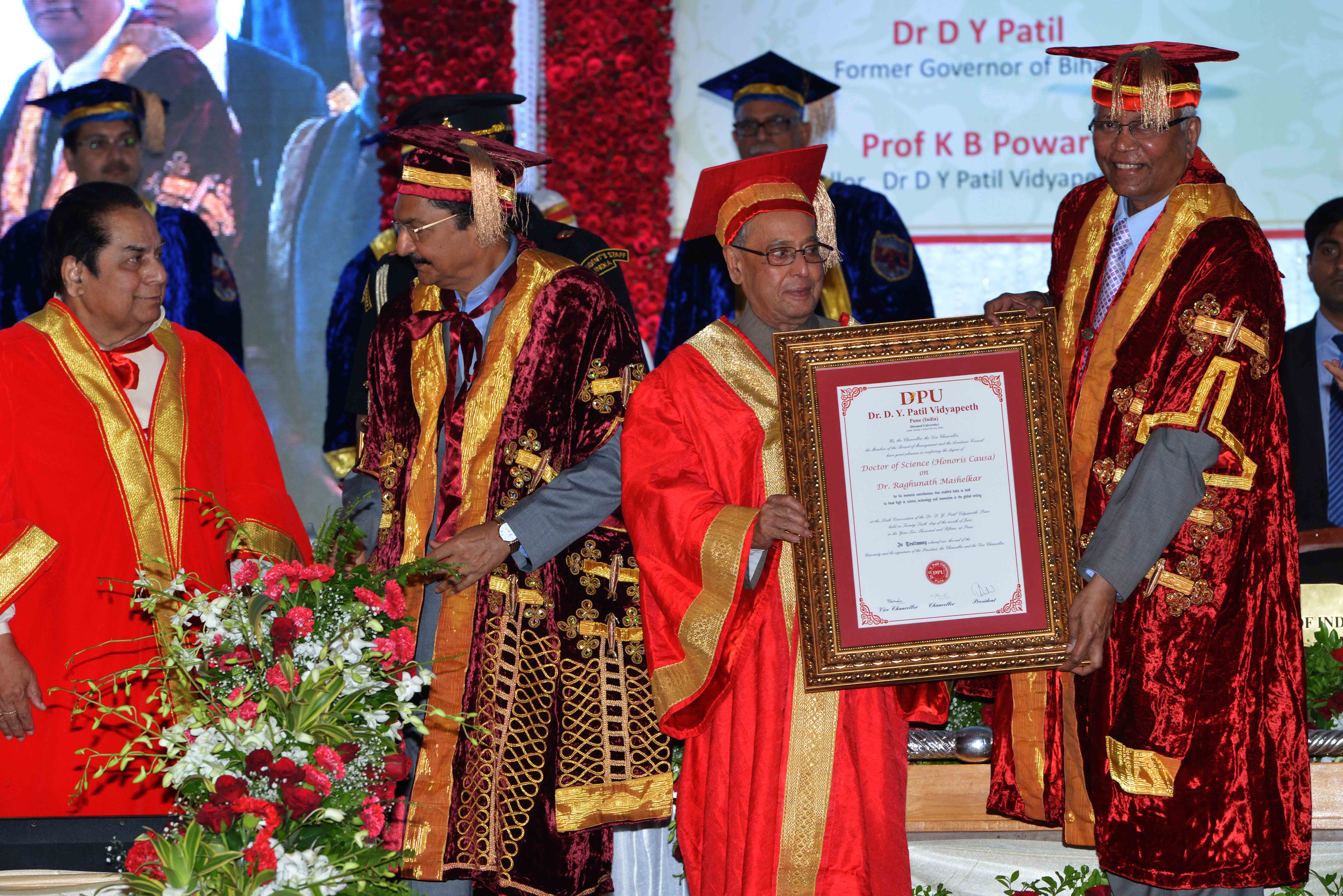 The President of India, Shri Pranab Mukherjee conferring Honoris Causa (D. Sc) to Dr. Raghunath Mashelkar, National Research Professor at the Sixth Convocation of Dr. D.Y. Patil Vidyapeeth at Pune on June 26, 2015.