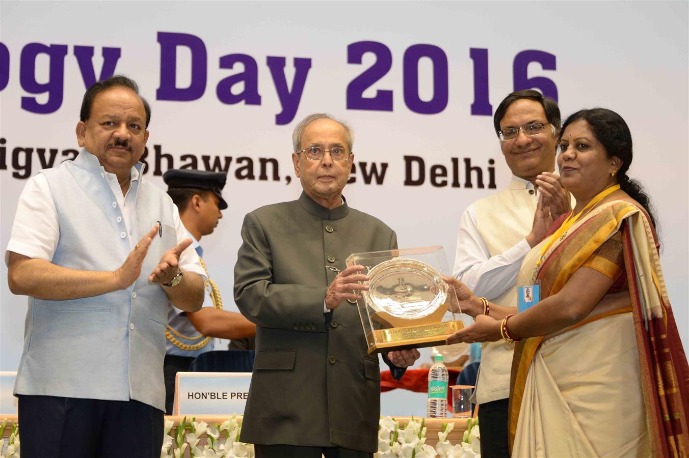 The President of India, Shri Pranab Mukherjee presenting the National Awards on Technology at the National Technology Day celebrations at Vigyan Bhavan in New Delhi on May 11, 2016. 