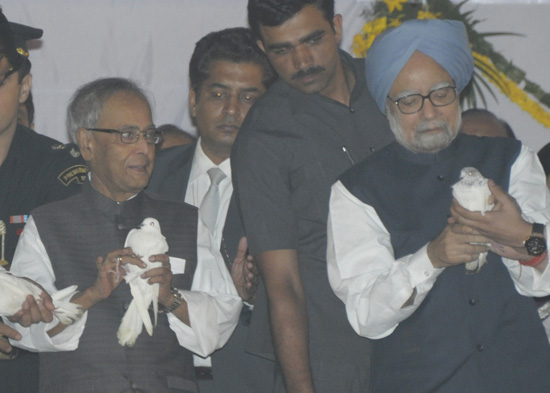 he President of India, Shri Pranab Mukherjee attending Dussehra Celebrations at Dharmic Leela Committee at Subhash Maidan (Parade Ground) in New Delhi on October 24, 2012.