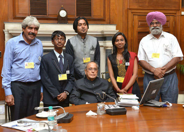 Five Innovation Scholars who are part of the first Innovation Scholars-in residence scheme of Rashtrapati Bhavan calling on President of India, Shri Pranab Mukherjee at Rashtrapati Bhavan in New Delhi on July 17, 2014. 