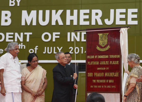 The President of India, Shri Pranab Mukherjee inaugurating the Platinum Jubilee Celebrations of College of Engineering Trivandrum at Thiruvananthapuram in Kerala on July 18, 2014. Also seen are the Governor of Kerala, Smt. Sheila Dikshit and the Chief Mi 