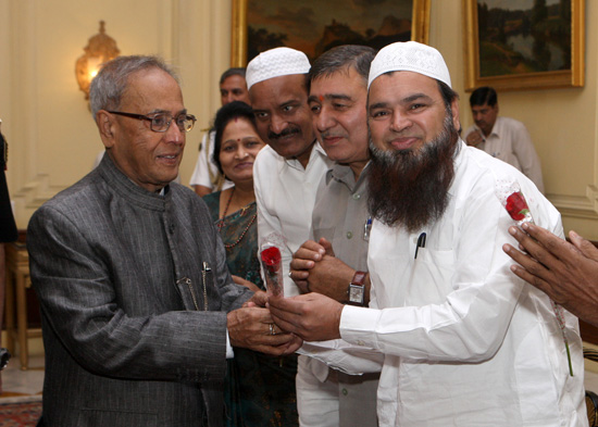 The President of India, Shri Pranab Mukherjee receiving Idu'l Zuha greetings from the people at Rashtrapati Bhavan in New Delhi on October 27, 2012.