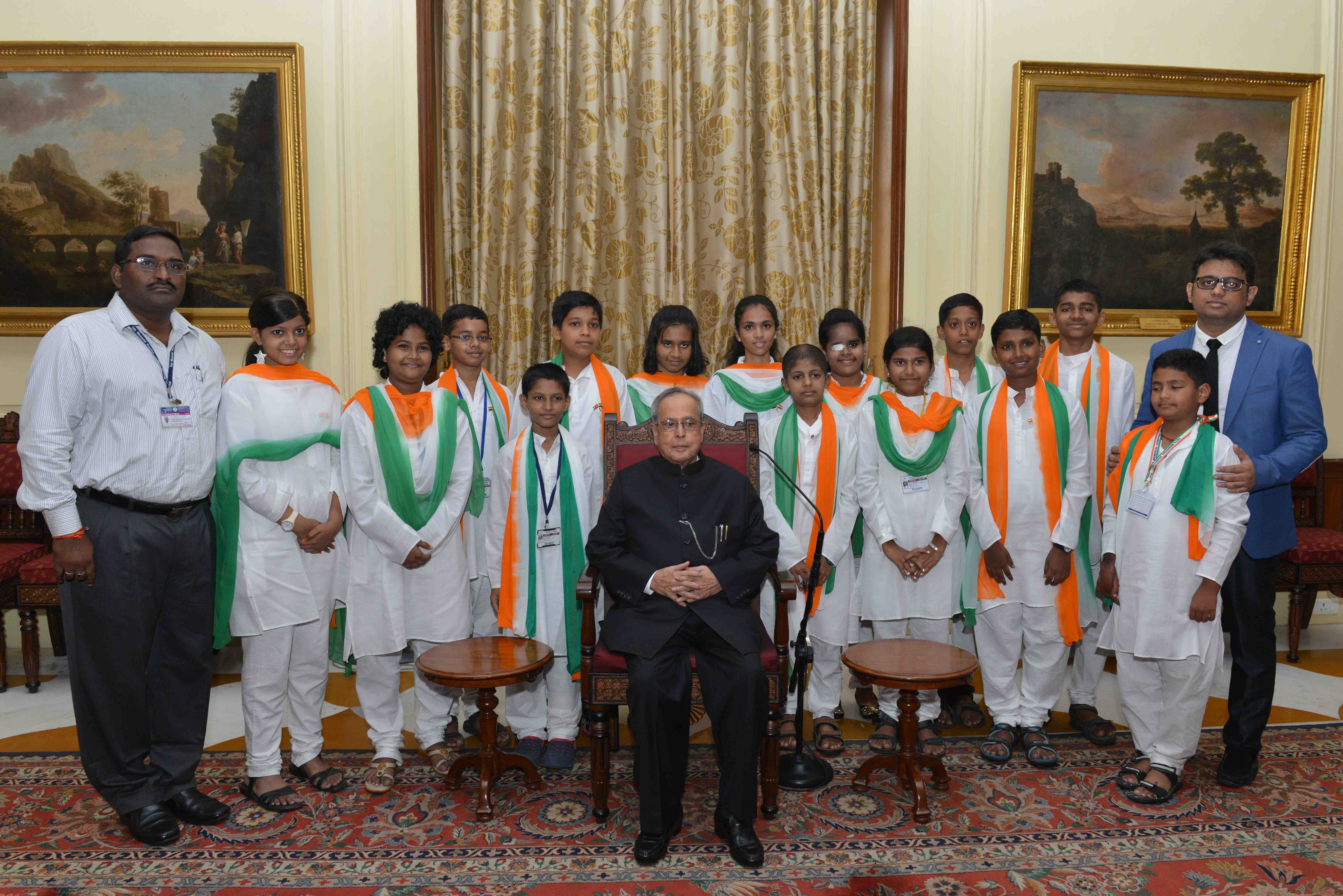 The President of India, Shri Pranab Mukherjee with Children taking treatment at the Tata Memorial Hospital, Mumbai at Rashtrapati Bhavan on July 17, 2015.