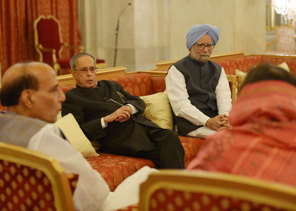 The President of India, Shri Pranab Mukherjee, the Former Prime Minister of India, Dr. Manmohan Singh and the Union Minister of Home Affairs, Shri Raj Nath Singh at the Ashoka Hall of Rashtrapati Bhavan during the Iftar Reception hosted by the President 