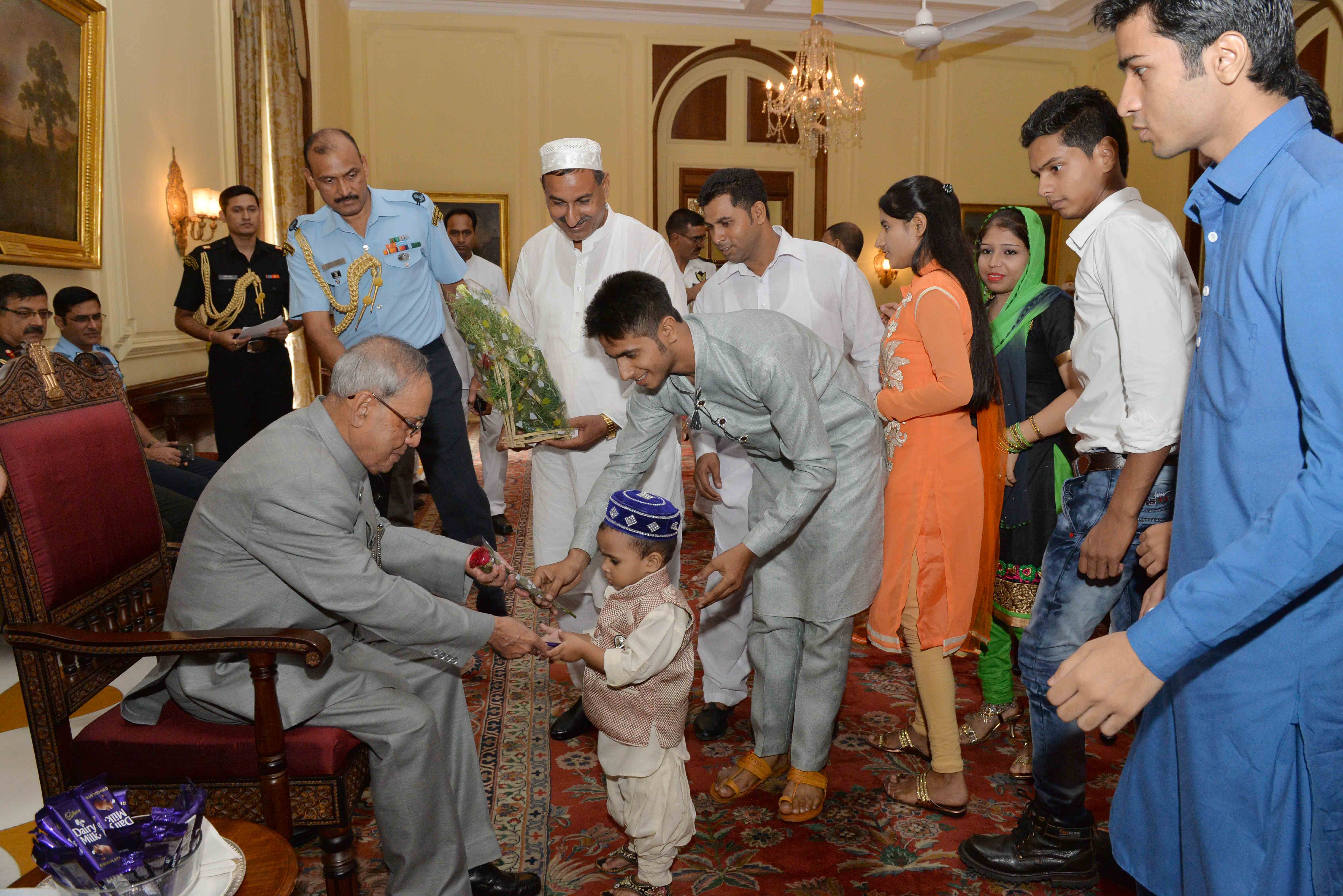 The President, Shri Pranab Mukherjee exchanging greetings on the occasion of Id-ul-Fitr at Rashtrapati Bhavan on July 18, 2015.