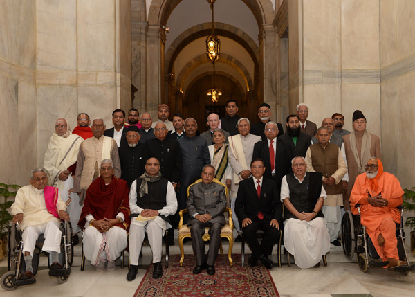 The President of India, Shri Pranab Mukherjee with recipients of Certificate of Honour to eminent scholars of Sanskrit, Pali/Prakrit, Arabic & Persian Languages and Maharshi Badarayan Vyas Samman to Young Scholars for the Year 2012 and 2013 at Rashtrapati 