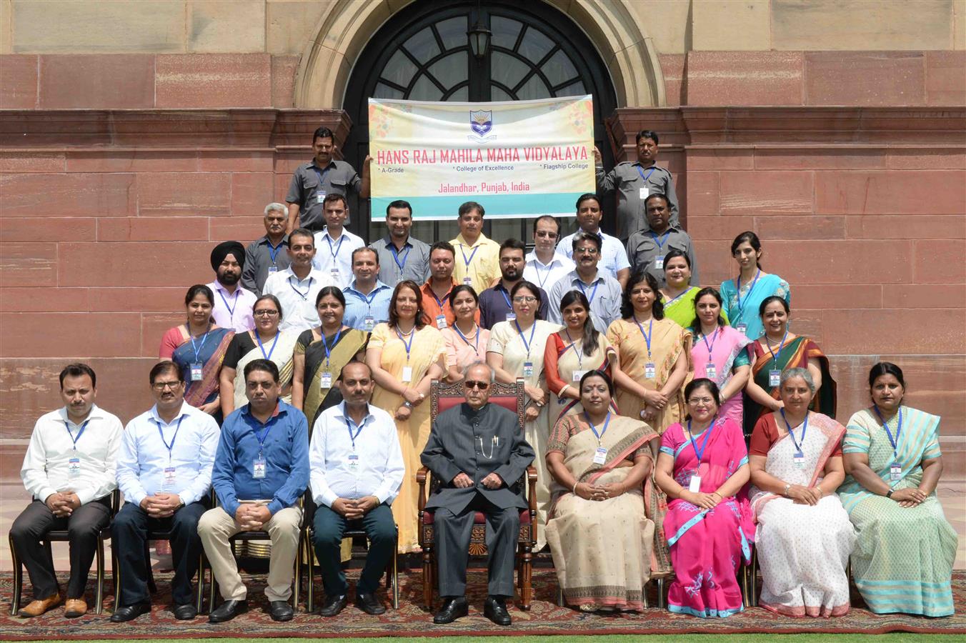 The President of India, Shri Pranab Mukherjee with the teachers and staff from Hans Raj Mahila Maha Vidyalaya, Jalandhar at Rashtrapati Bhavan on May 17, 2017.