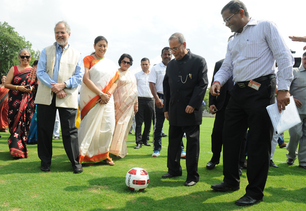 The President of India, Shri Pranab Mukherjee during inauguration of various activities in Dr. Rajendra Prasad Sarvodaya Vidyalaya at President's Estate in New Delhi on July 25, 2014. 