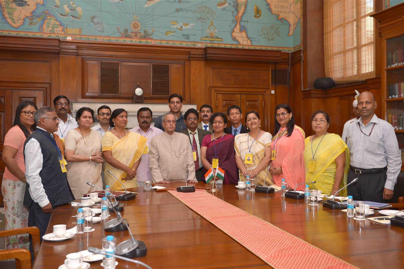 The President of India, Shri Pranab Mukherjee with the teachers attending In-Residence Programme for Award Winning School Teachers from States/Union Territories along with coordinators from Dr. Rajendra Prasad Sarvodaya Vidyalaya, President’s Estate at R 