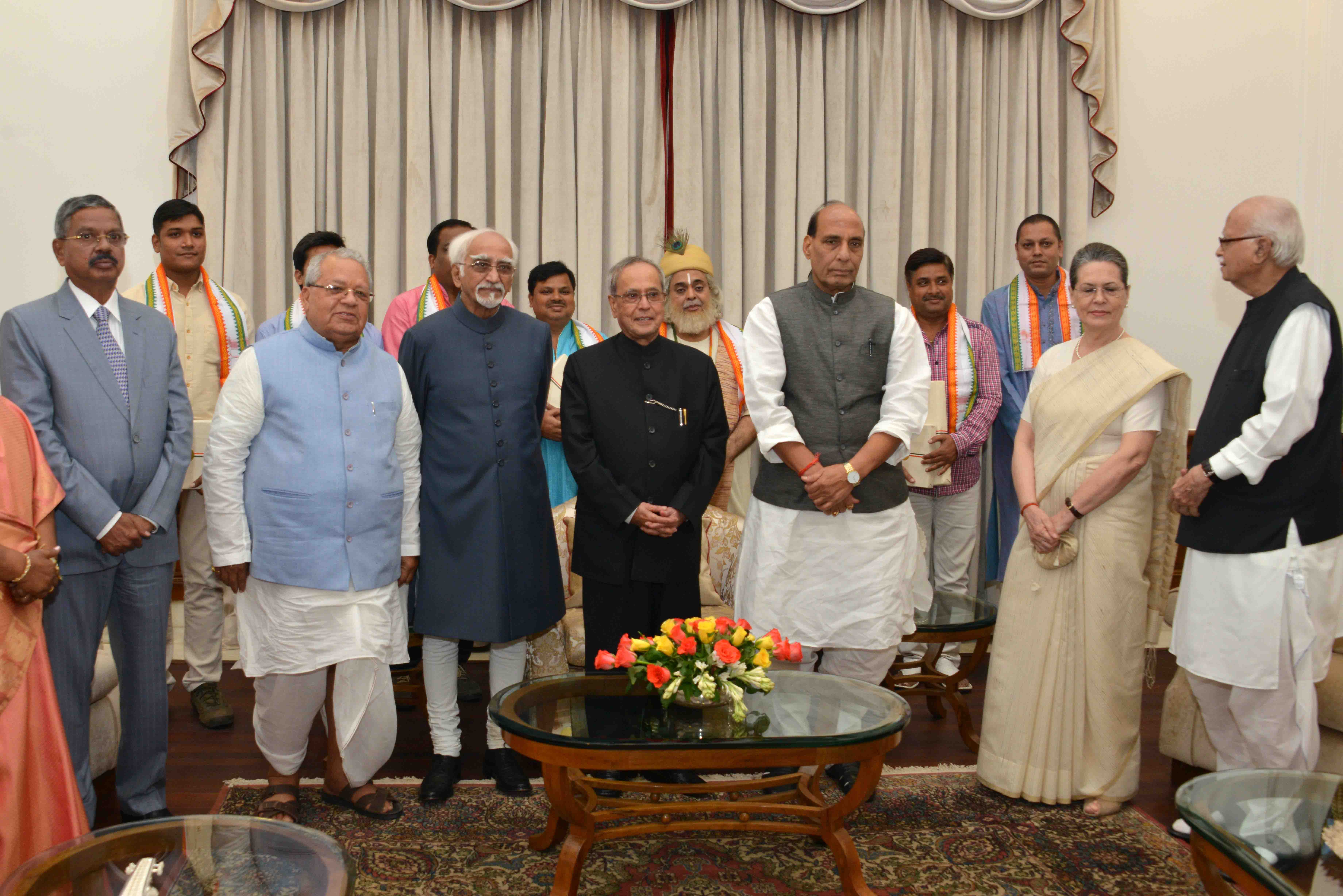 The President of India, Shri Pranab Mukherjee, with the artists after witnessing the Mono Act on 'Kabir' by Shri Shekhar Sen at Rashtrapati Bhavan Cultural Centre on July 25, 2015.