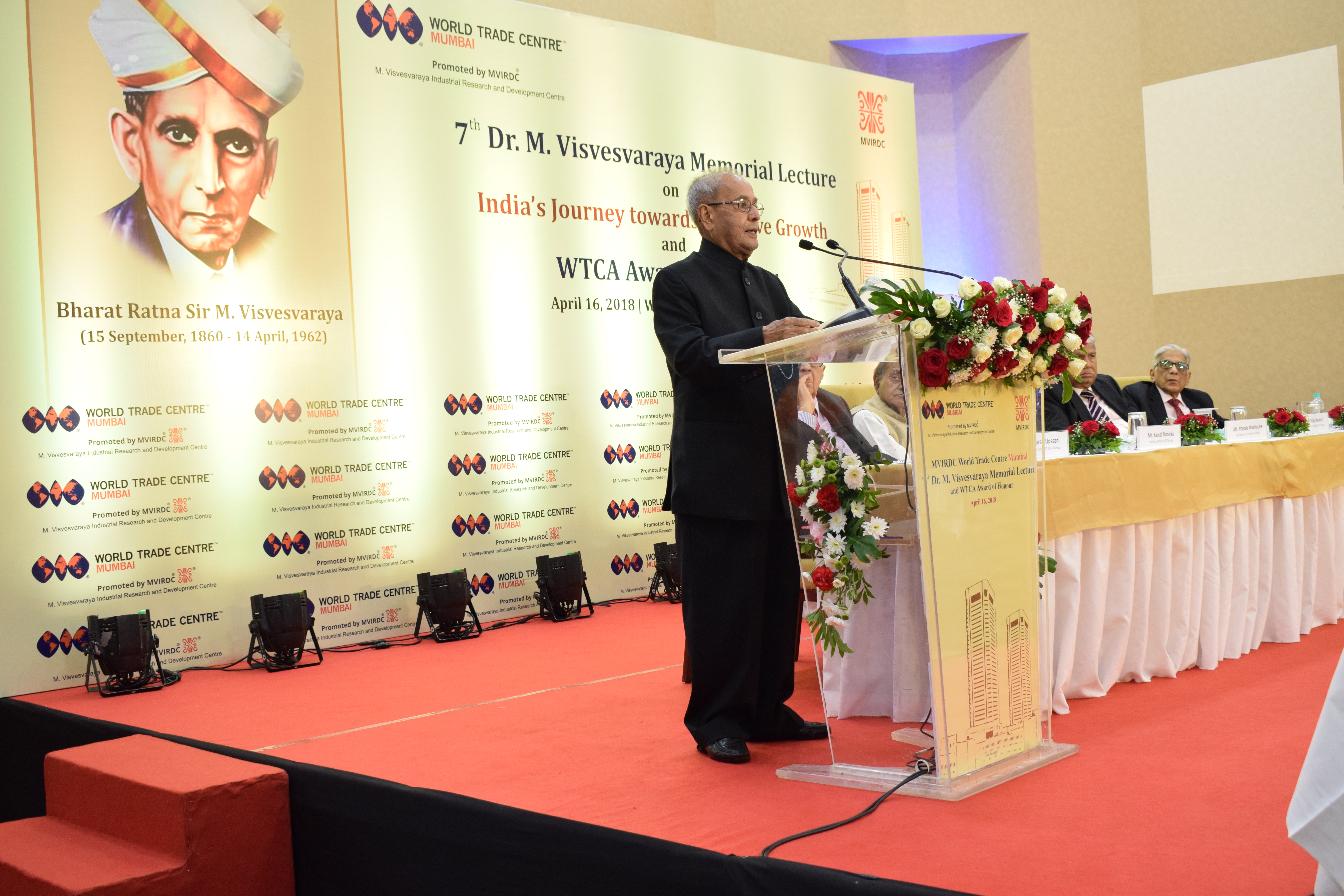 The Former President of India, Shri Pranab Mukherjee delivering the 7th Dr. M. Visvesvaraya Memorial Lecture in Mumbai on April 16, 2018.