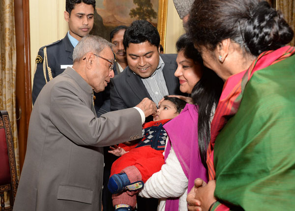 The President of India, Shri Pranab Mukherjee, Launching the Nationwide Polio Round by administering polio drops to the Children at Rashtrapati Bhavan in New Delhi on January 18, 2014. 