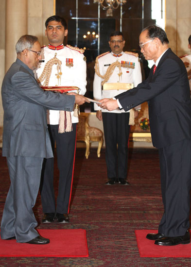 The Ambassador of the Democratic People’s Republic of Korea, His Excellency Mr. Pak Kyong Son presenting his credentials to the President of India, Shri Pranab Mukherjee at Rashtrapati Bhavan in New Delhi on May 28, 2013.