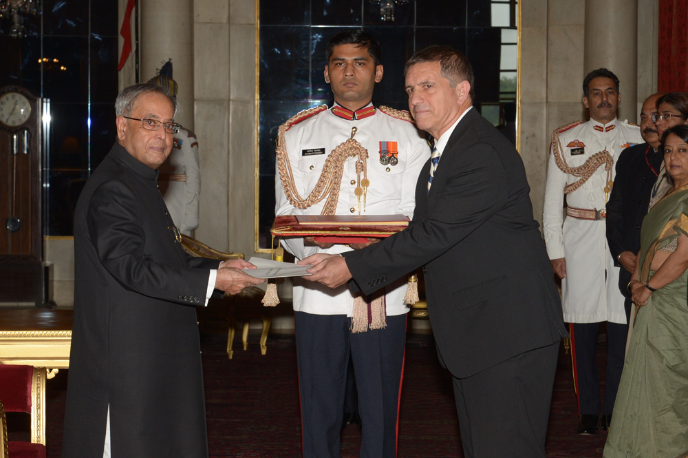 The Ambassador of Israel, His Excellency Mr. Daniel Carmon presenting his credentials to the President of India, Shri Pranab Mukherjee at Rashtrapati Bhavan on July 31, 2014. 