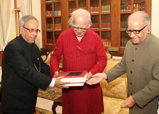 The Governing Board Member of Centre for Studies in Civilizations from Kolkata, Prof. Yash Pal presenting their publications to the President of India, Shri Pranab Mukherjee at Rashtrapati Bhavan in New Delhi on June 4, 2013.