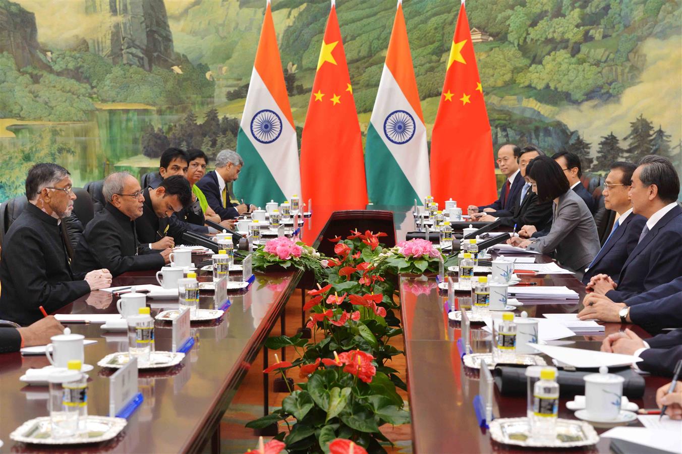 The President of India, Shri Pranab Mukherjee during the delegation level talks with the Premier of the State Council, Li Keqiang at Great Hall of the People in Beijing, People’s Republic of China on May 26, 2016. 