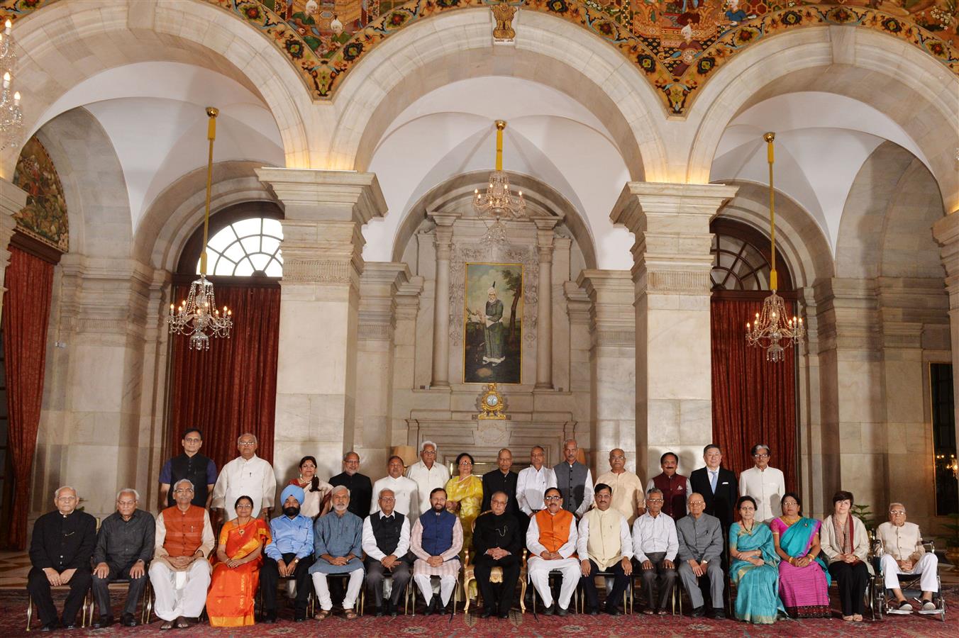 The President of India, Shri Pranab Mukherjee with recipients of Hindi Sevi Samman Awards for the year 2015 at Rashtrapati Bhavan on May 30, 2017.