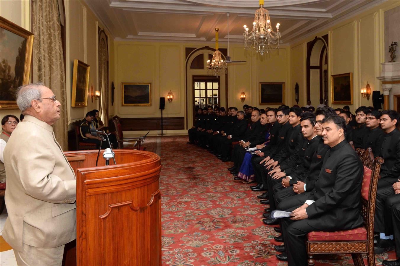 The President of India, Shri Pranab Mukherjee interacting with the Officer Trainees of the Indian Engineering Service of 2016 Batch from CPWD Training Institute, Ghaziabad at Rashtrapati Bhavan on May 31, 2017.