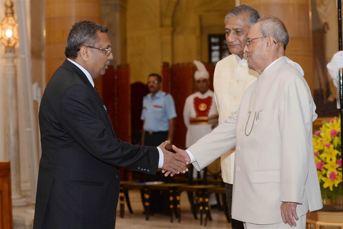 The delegation of Seventh Annual Heads of Mission Conference called on the President of India, Shri Pranab Mukherjee at Rashtrapati Bhavan on May 30, 2016. 