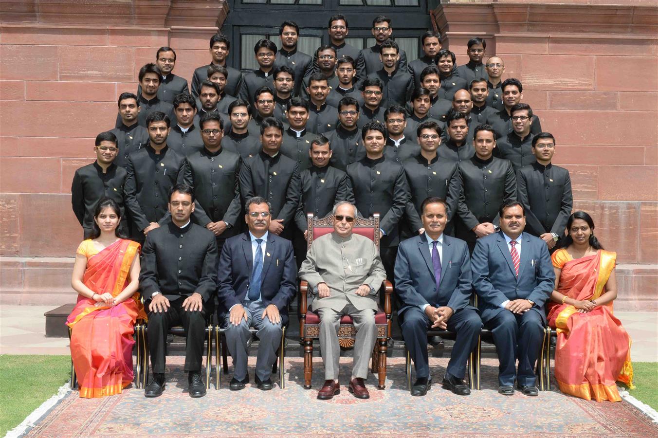 The President of India, Shri Pranab Mukherjee with Officers of the Indian Engineering Services (IES) of 2013 and 2014 Batch posted in the Ministry of Road Transport & Highways at Rashtrapati Bhavan on June 01, 2016. 