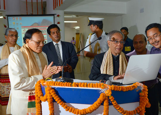 The President of India, Shri Pranab Mukherjee inaugurating the website of Innovators’ Club at Tripura Central University at Suryamaninagar in Tripura on June 20, 2013. The Governor of Tripura, Shri Devanand Konwar and the Chief Minister of Tripura, Shri M