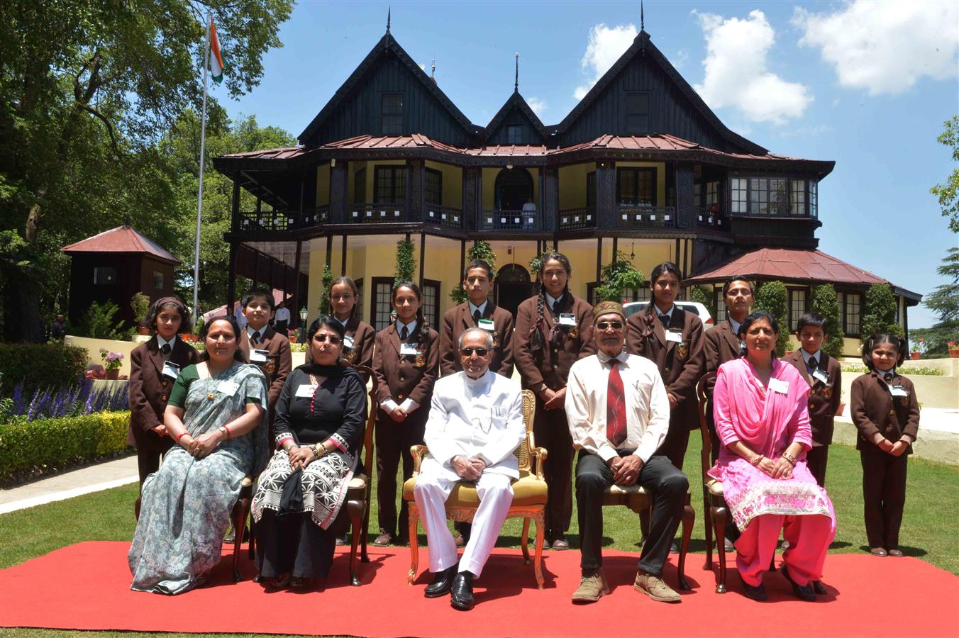 The President of India, Shri Pranab Mukherjee with the Students & Staff from Himalayan International School at Retreat, Mashobra, Shimla on June 04, 2016. 